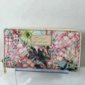 FREE 💗With Purchase💗 Victoria Harbour - Nude & floral wallet